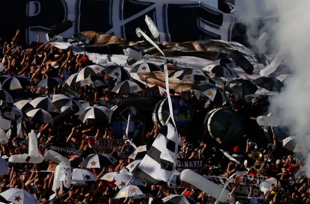 Hinchada de Colo-Colo.
