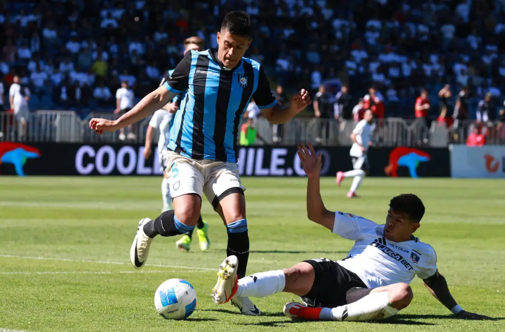 Jorge Almirón desdramatizó con la caída de Colo-Colo.