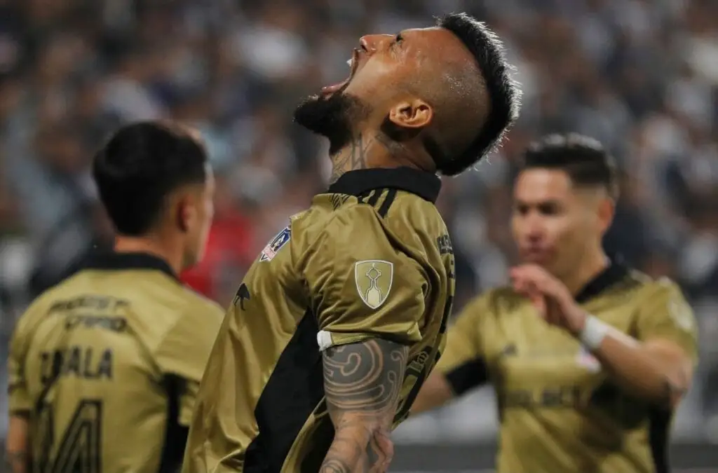 Arturo Vidal quiere hacer historia junto a Colo-Colo en Copa Libertadores.