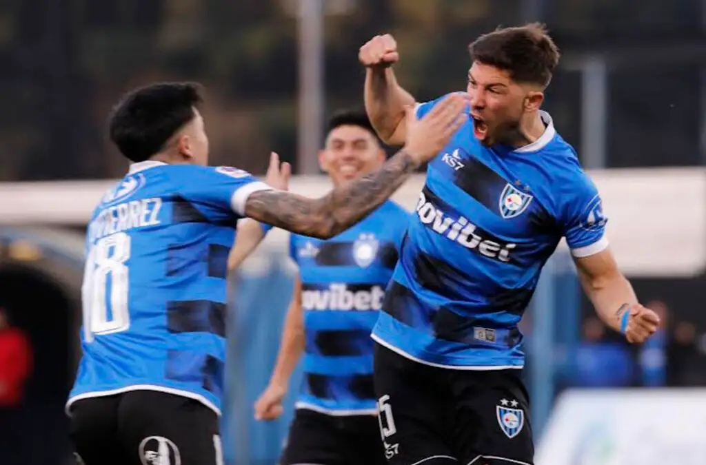 Felipe Loyola, formado en Colo-Colo, entrena con la Selección Chilena adulta.