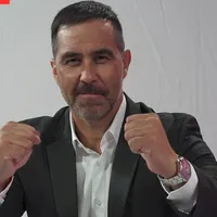 Es oficial: Claudio Bravo deja atrás el arco y es presentado como rostro en canal de TV