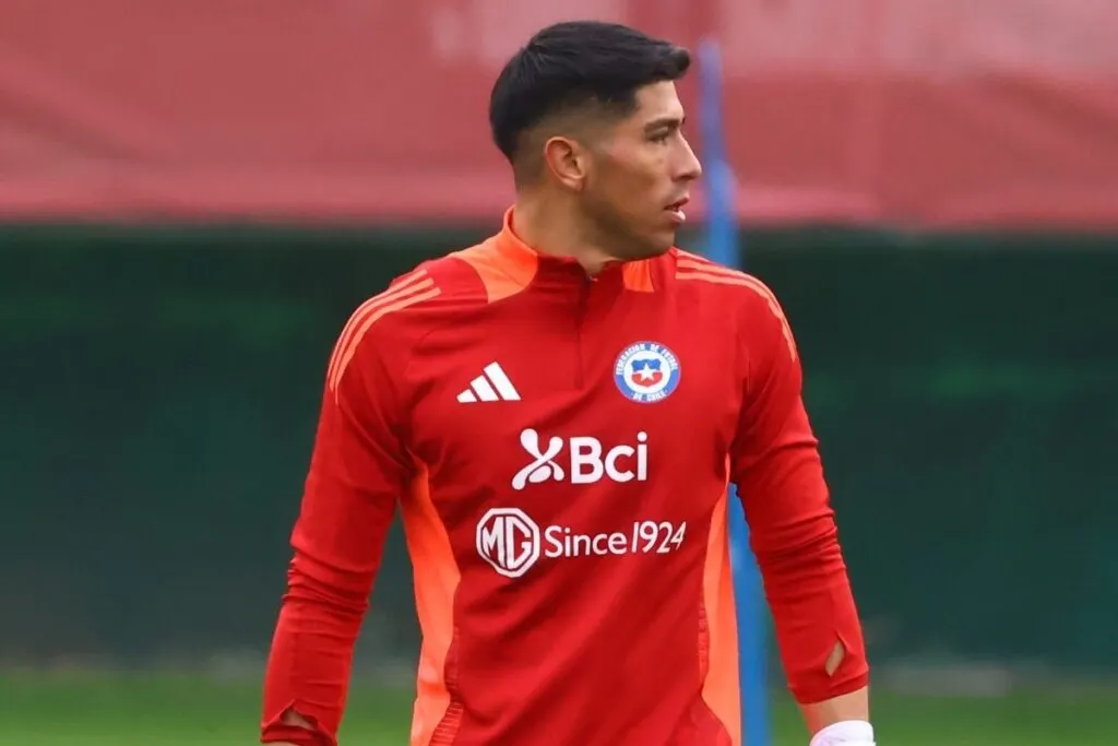 Ricardo Gareca confirmó a Brayan Cortés como arquero titular de La Roja.