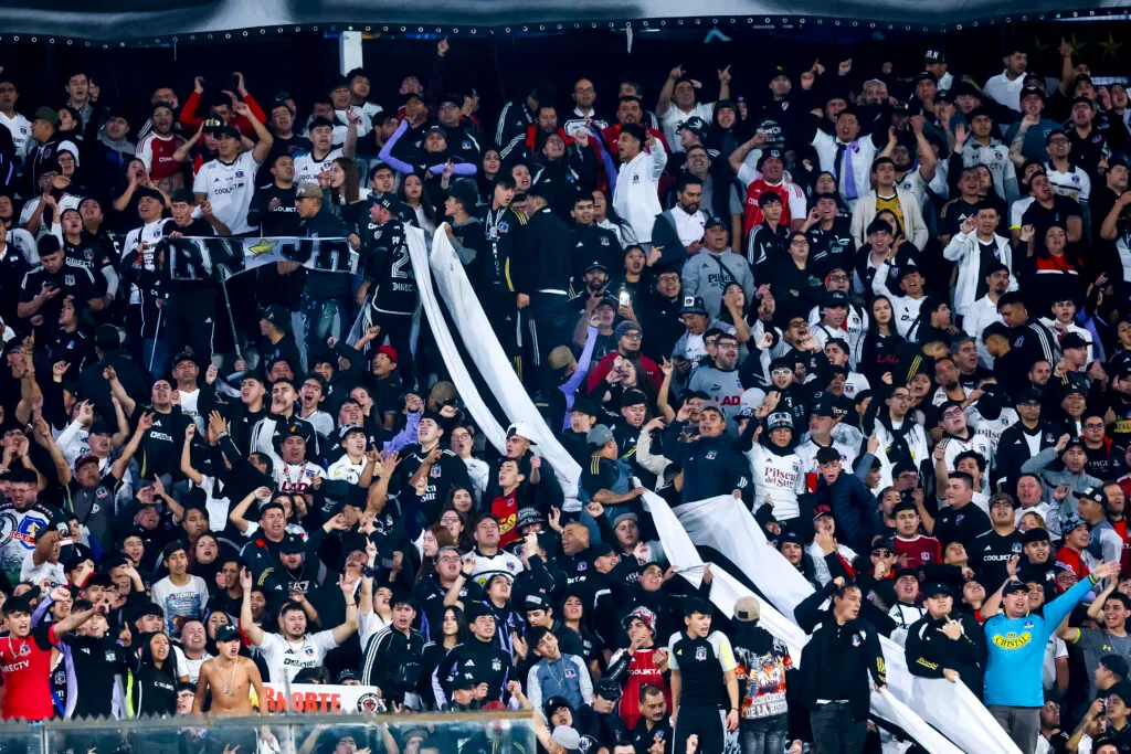 Futbol, Colo Colo vs Nublense Fecha 11, Liga de Primera 2025. Los hinchas de Colo Colo, son fotografiados durante el partido de primera division disputado en el Estadio Monumental Davis Arellano, en Santiago de Chile. 19/05/2025 Pepe Alvujar/Photosport Football, Colo Colo vs Nublense 11th turn, Division League 2025. Colo Colo’s fans are pictured during the first division match at the Monumental Davis Arellano Stadium, in Santiago, Chile. 19/05/2025 Pepe Alvujar/Photosport