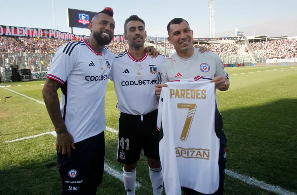 Arturo Vidal, Jorge Valdivia y Gary Medel en la despedida de Esteban Paredes.