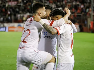 ¿Rumbo a Europa? Lateral que buscó Colo-Colo es pretendido por un gigante de Bulgaria