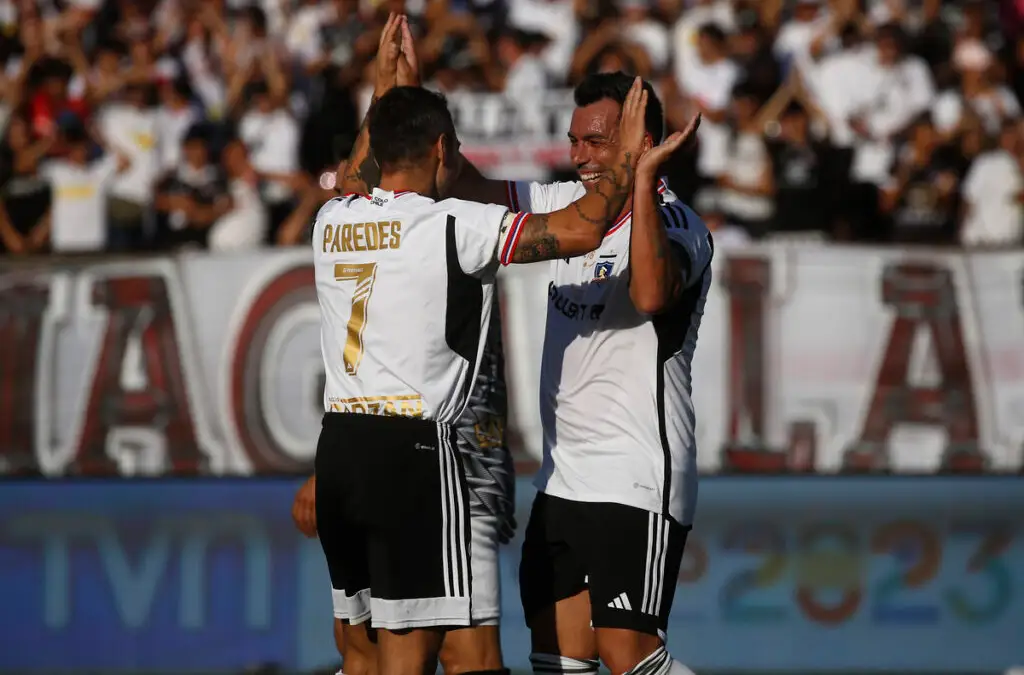 Jorge Valdivia estuvo presente en la despedida de Esteban Paredes.