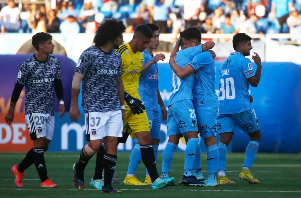 Colo-Colo no pudo ante O’Higgins y cayó goleado en la segunda fecha del balompié nacional.