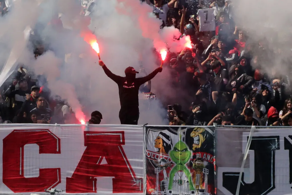 Futbol, Arengazo Colo Colo Se realiza el arengazo de la Garra Blanca en el Estadio Monumental previo al clasico contra Universidad de Chile 08/08/2024 Jonnathan Oyarzun/Photosport Football, Arengazo Colo Colo Fans of Colo Colo are pictured is held at the Monumental Stadium prior to the classic against Universidad de Chile.08/08/2024 Jonnathan Oyarzun/Photosport