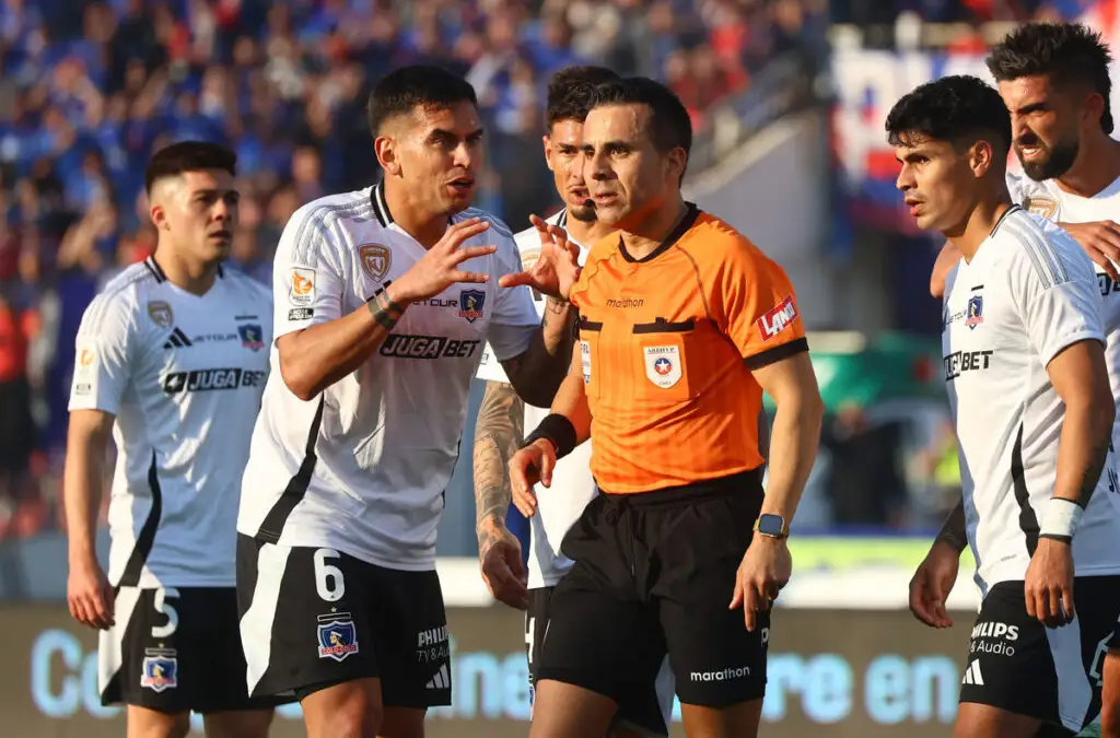 Arturo Vidal también deslizó sus críticas al arbitraje tras la derrota de Colo-Colo ante la U en el Superclásico.