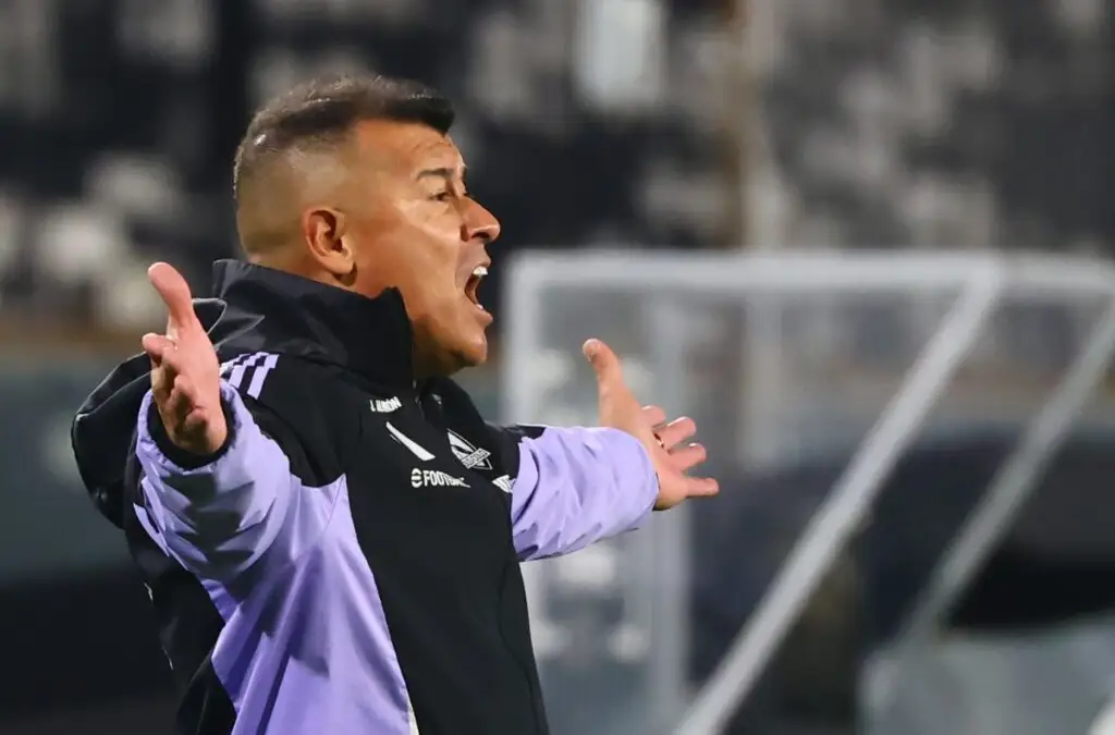 A pesar de que Colo-Colo ya estaba eliminado, el DT vivió intesamente la victoria sobre Atlético Bucaramanga.