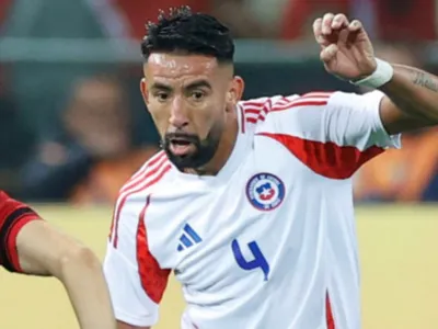 Atento Colo-Colo: Representante de Mauricio Isla revela la fecha límite para definir su futuro
