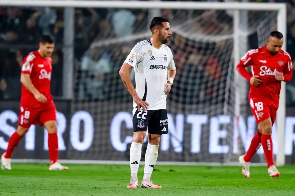 Mauricio Isla durante el partido contra Ñublense.