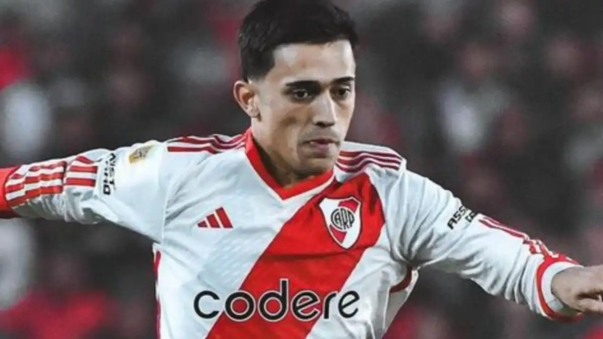 Pablo Solari con la camiseta de River Plate.