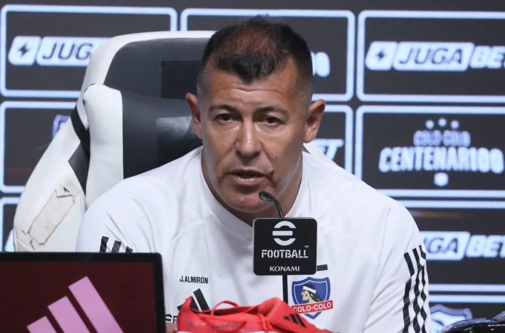 El técnico habría definido salir de Colo-Colo.