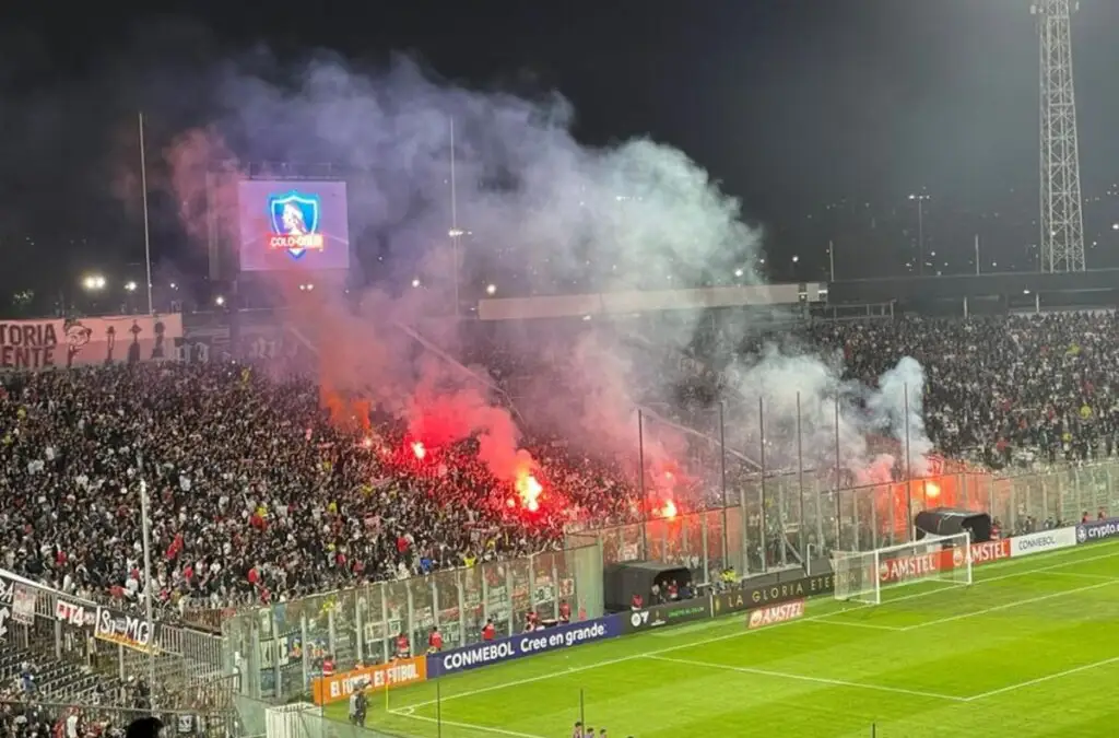 Colo-Colo no podrá jugar a estadio lleno ante Godoy Cruz por la Copa Libertadores.