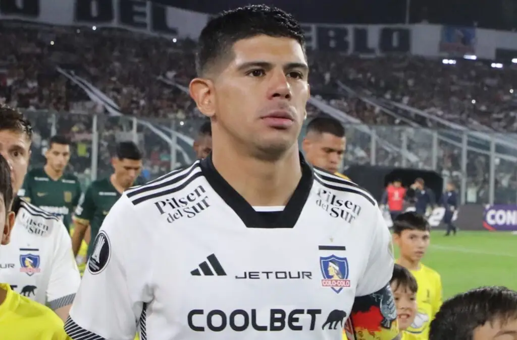 Sport Recife viene a la carga por Esteban Pavez.
