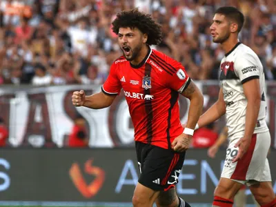 Históricos defensas se cuadran con Maximiliano Falcón: «Le hace muy bien a Colo-Colo»