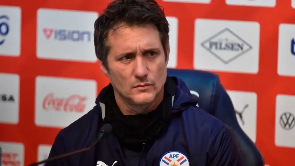 Guillermo Barros Schelotto tuvo un mal paso por la Selección Paraguaya.
