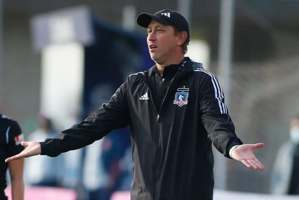 Luis Mena asumiría como nuevo técnico interino de la Selección Chilena