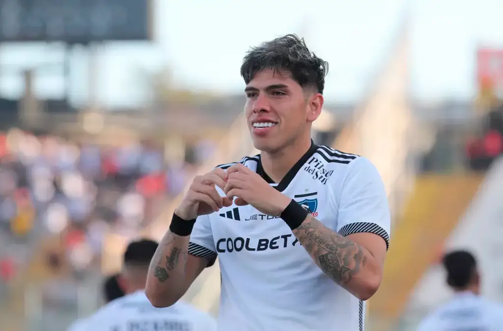 Carlos Palacios no será titular ante Universidad Católica.