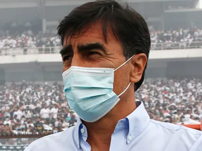 Gustavo Quinteros reveló cuándo usará juveniles en la alineación titular