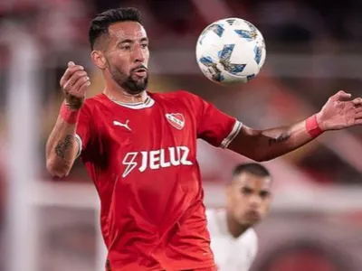 No es suficiente: Colo-Colo sufre un nuevo traspié en su intento por fichar a Mauricio Isla