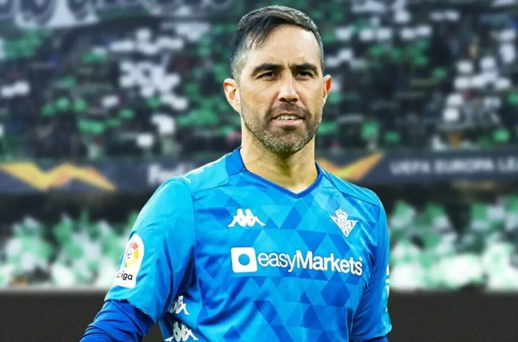 Claudio Bravo podría retornar a Colo-Colo en 2024.