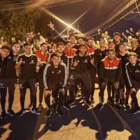 Una caldera: Así fue el tremendo recibimiento de Colo-Colo en su llegada a Calama para enfrentar a Cobreloa