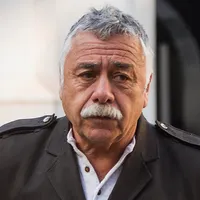 Remezón en Colo-Colo y el fútbol chileno: Carlos Caszely fue internado de urgencia