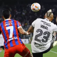 [VIDEO] Escandalosa simulación: La insólita jugada que llamó la atención en el duelo de Colo-Colo y Cerro Porteño