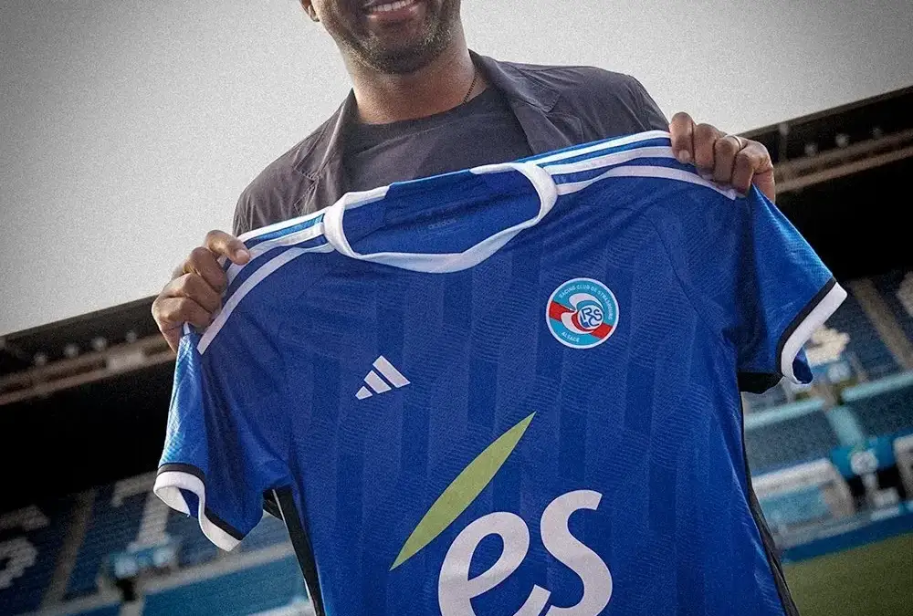 Patrick Vieira fue presentado como nuevo técnico del Racing de Estrasburgo.