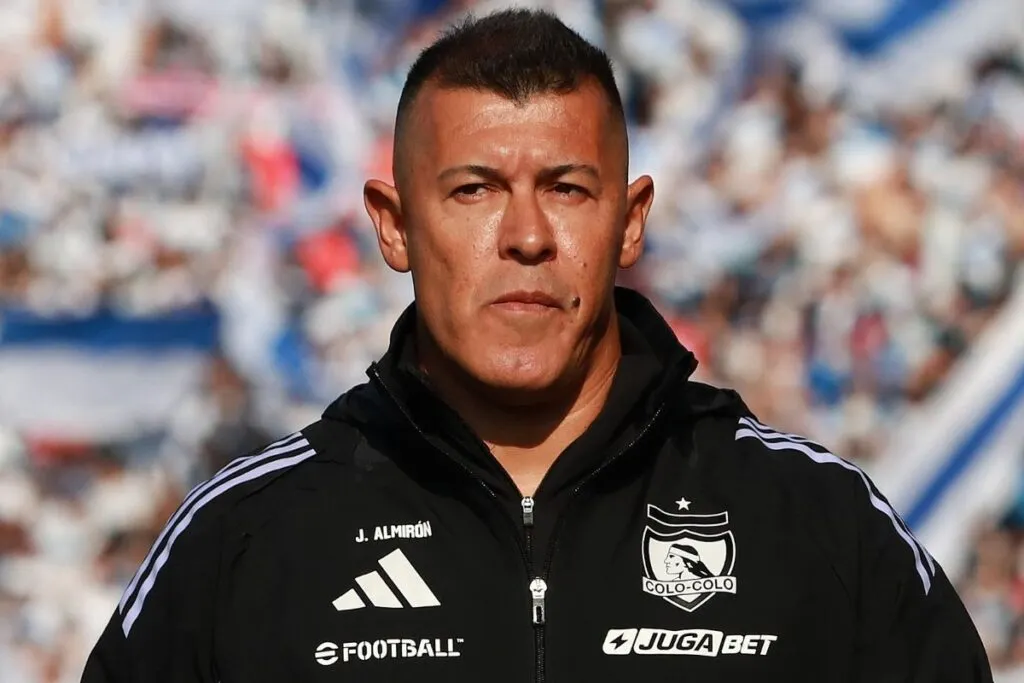 Jorge Almirón durante el partido de Colo-Colo y Universidad Católica.