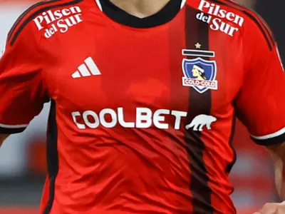 Campeón con Colo-Colo vive un tormento en su club: No está jugando y los hinchas juntan firmas para sacar al dueño