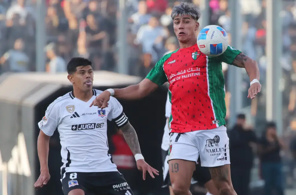 Esteban Pavez fue víctima de las críticas de los hinchas de Colo-Colo.