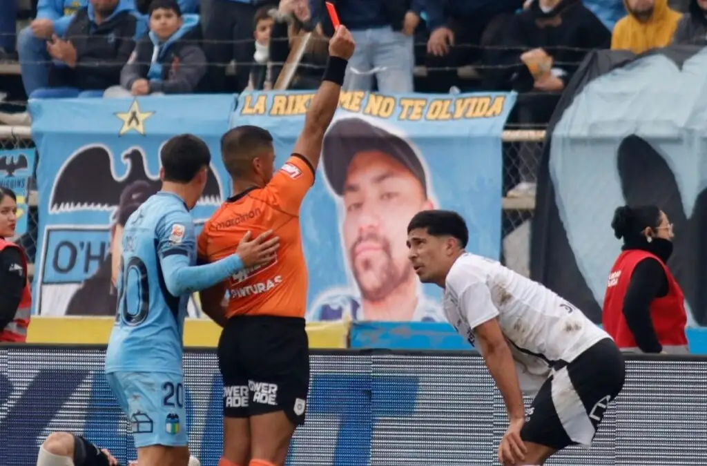 Salomón Rodríguez salió expulsado en el último partido de Colo-Colo.