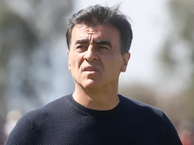 «Yo no cerraría su ciclo»: Gustavo Quinteros recibe potente respaldo en medio de su incierto futuro en Colo-Colo