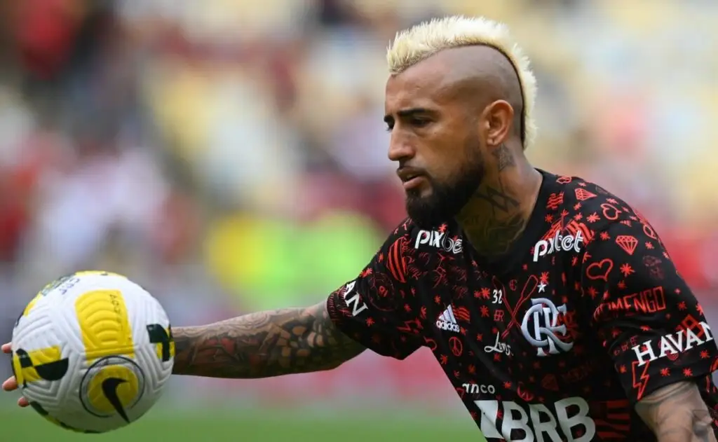 Arturo Vidal no atraviesa un buen momento en Flamengo.
