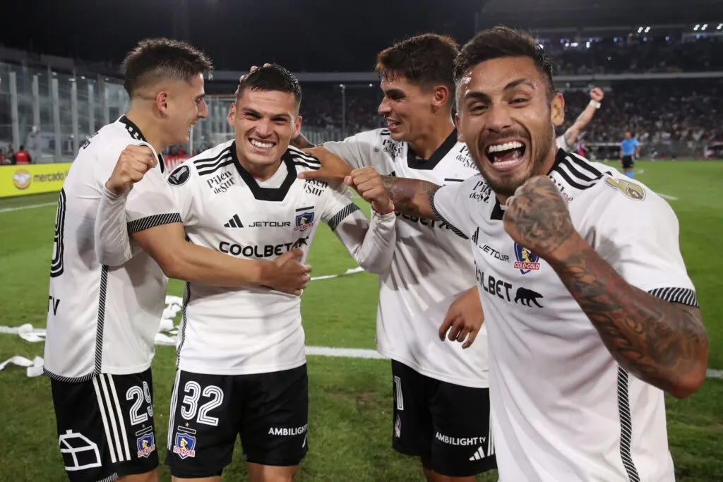 Futbol, Colo Colo vs Cerro Porteño. Fase de grupos, Copa Libertadores 2024. El jugador de Colo Colo Lucas Cepeda, derecha, celebra su gol contra Cerro Porteño durante el partido de copa libertadores por el grupo A disputado en el estadio Monumental en Santiago, Chile. 03/04/2024 Pepe Alvujar/Photosport Football, Colo Colo vs Cerro Porteño. Group stage, Copa Libertadores 2024. Colo Colo's player Lucas Cepeda, right, celebrates his goal against Cerro Porteño during the copa libertadores match for group A at the Monumental stadium in Santiago, Chile. 03/04/2024 Pepe Alvujar/Photosport