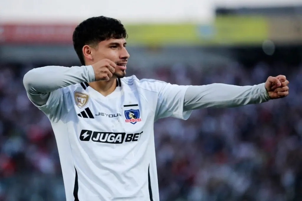 Alexander Oroz celebrando un gol en el Estadio Monumental
