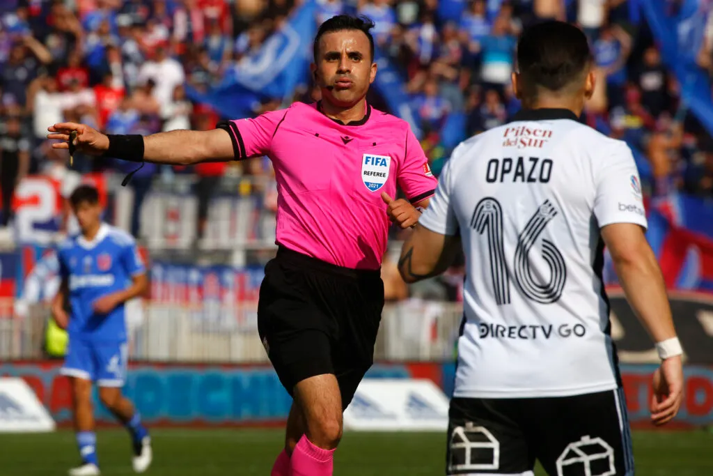 Piero Maza será el árbitro para el Superclásico entre Colo-Colo y la U.