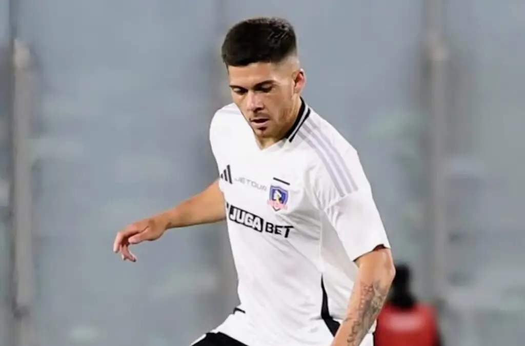 Víctor Felipe Méndez comienza a pedir camiseta de titular en Colo-Colo.