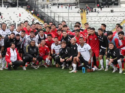 Pasó desapecibido: El sorpresivo reencuentro que dejó el partido de Colo-Colo vs Club Deportes Quillón