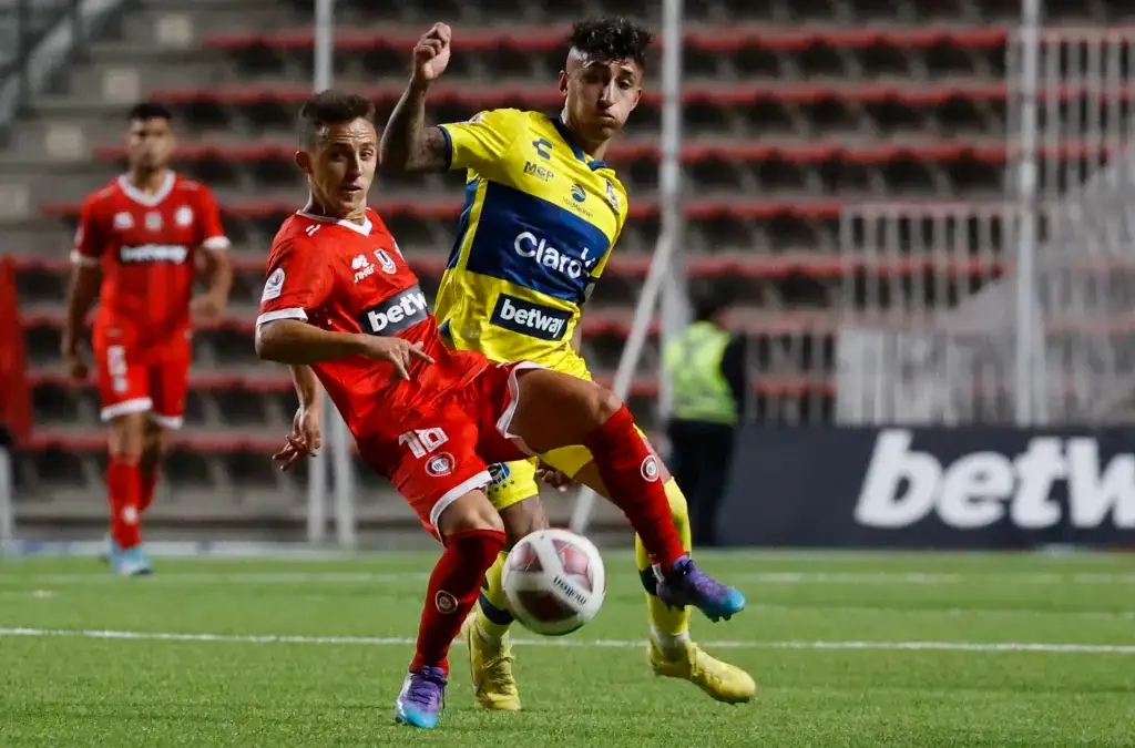 Bryan Soto tiene contrato con Colo-Colo hasta diciembre del 2025.