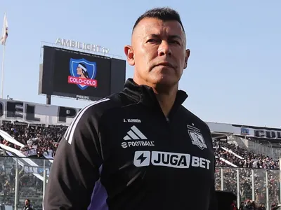 La única duda que tiene Jorge Almirón en la formación de Colo-Colo para enfrentar a Fortaleza