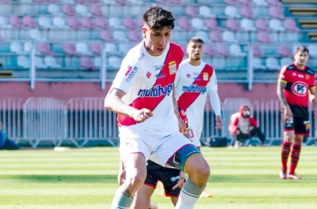 Desde Curicó Unido revelaron que Colo-Colo nunca ofertó por Matías Pérez.