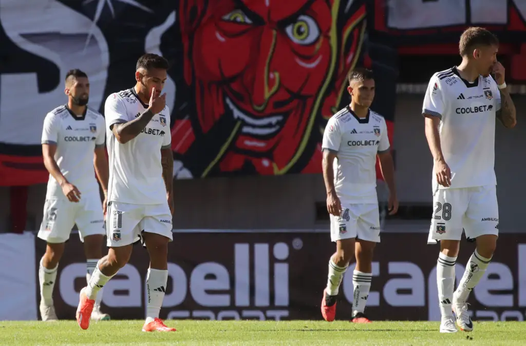 Colo-Colo cayó por 3-0 frente a Ñublense.
