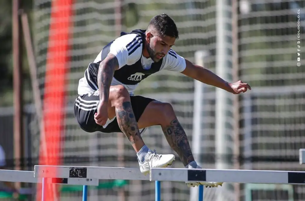 Ignacio Jara sigue intentado convencer a Gustavo Quinteros para ser parte del plantel de Colo-Colo 2023.