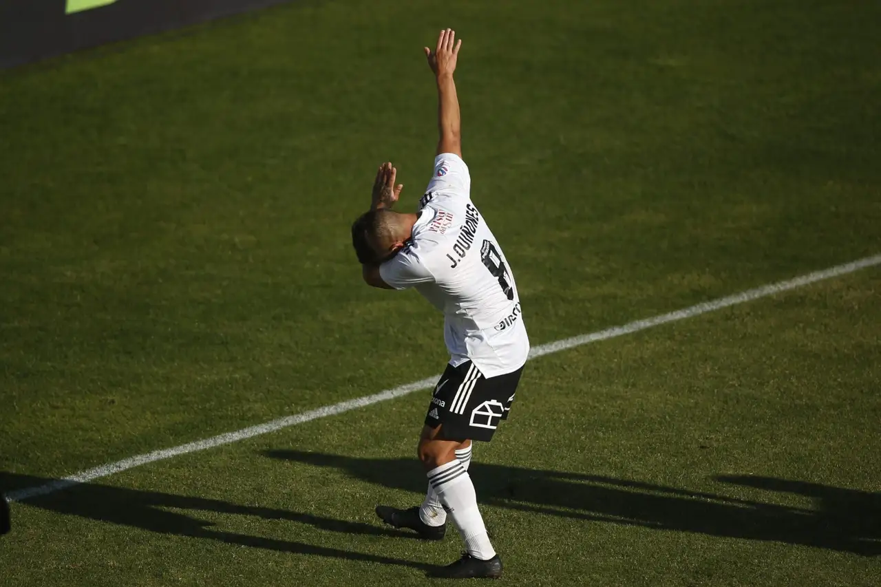 Futbol, Everton vs Colo Colo. Cuarta fecha, campeonato Nacional 2021. El jugador de Colo Colo Gabriel Costa celebra con sus companeros su gol contra Everton durante el partido de primera division realizado en el Estadio Sausalito de Vina Del Mar, Chile. 18/04/2021 Raul Zamora/Photosport Football, Everton vs Colo Colo. Fourth date, 2021 National Championship. Colo Colo’s player Gabriel Costa celebrates with teammates his goal against Everton during the first division football match held at the Sausalito stadium in Vina Del Mar, Chile. 18/04/2021 Raul Zamora/Photosport