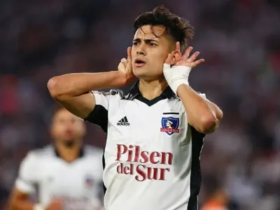 ¿El fin de una linda historia?: Aseguran que Pablo Solari se despidió de sus compañeros y se marcharía de Colo-Colo en las próximas horas