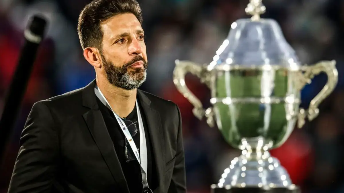Jorge Bava se aleja de Colo-Colo.